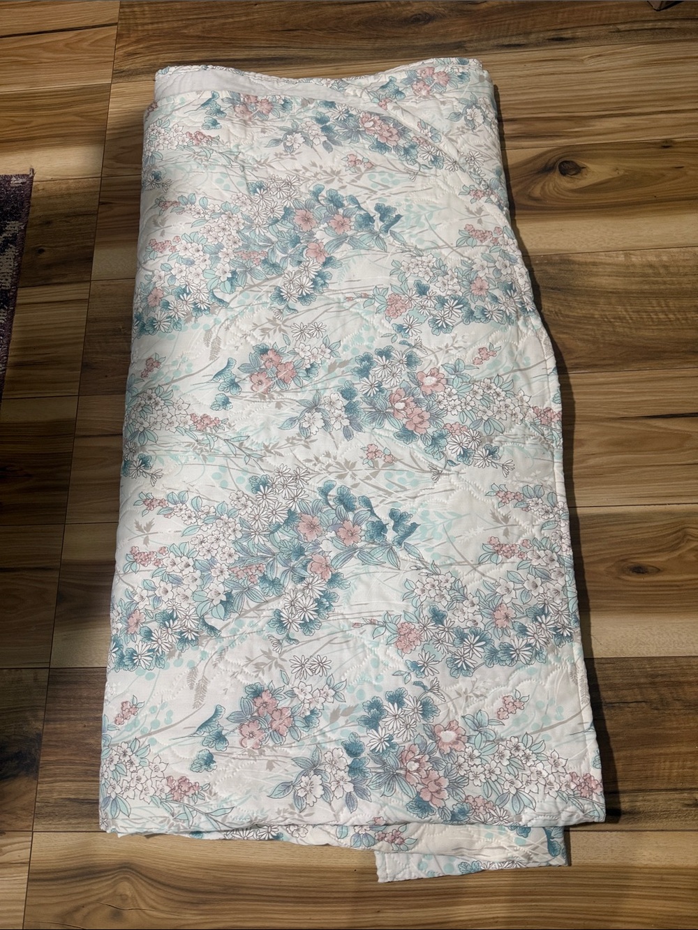Vintage Cannon Floral Quilted Comforter in White with Blue & Pink Blooms twin